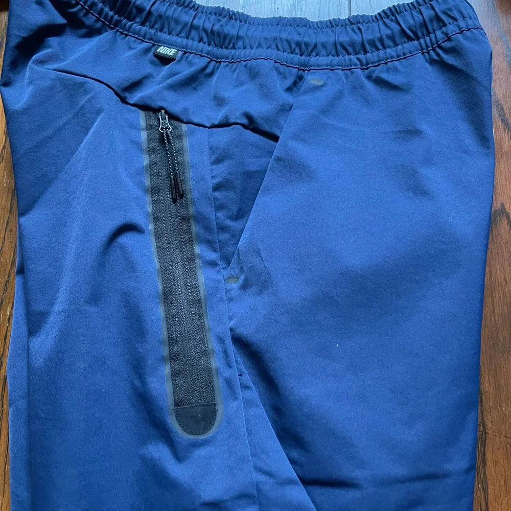 Nike Tech Essentials Unlined Commuter Pants